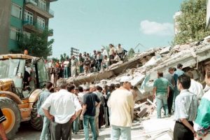 Deprem b&ouml;lgesinde kentsel d&ouml;n&uuml;ş&uuml;m