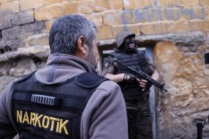 Esenler'de geniş &ccedil;aplı operasyon