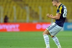 İlk yarıda Caner'in enfes gol&uuml; vardı