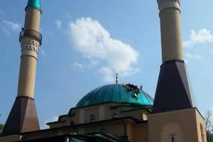 İstanbul Camisi'ne havan topu isabet etti
