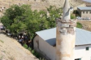 Boşalttıkları k&ouml;ylerine d&ouml;n&uuml;yorlar