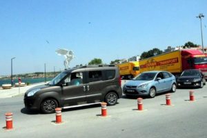 Yol &ccedil;alışması ulaşımı vurdu