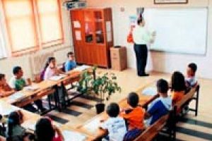 Eyl&uuml;lde 40 bin &ouml;ğretmen atanacak