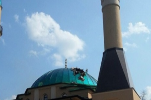 İstanbul Ahat Camisi'ni vurdular