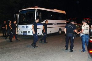 Husumet kanlı bitti: 1 &ouml;l&uuml;, 2 yaralı