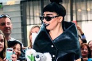Gaga'nın Avustralya seferi...
