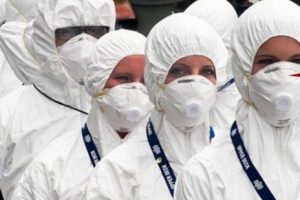 Ebola merkezine baskın