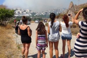 Bodrum alevler i&ccedil;inde!