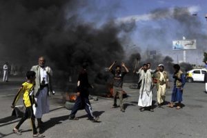 Yemen'de &ccedil;atışma: 4 &ouml;l&uuml;