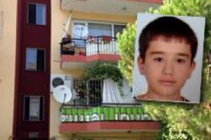 &Ouml;nce bilgisayara ardından başına ateş etti!