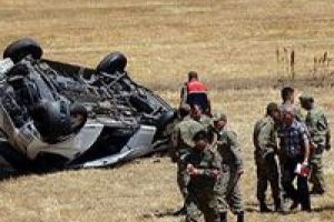 Kars'ta askeri minib&uuml;s takla attı