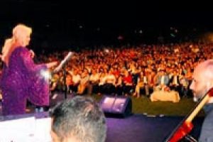 Emel Sayın'a binlerce Ispartalı eşlik etti...