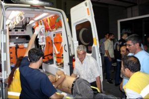 &Ccedil;ay bah&ccedil;esinde kavga: 5 yaralı