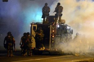 ABD'de gerginlik s&uuml;r&uuml;yor: 31 g&ouml;zaltı