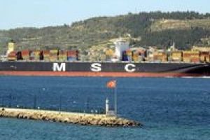 Dev konteyner gemisi &Ccedil;anakkale Boğazı'ndan ge&ccedil;ti