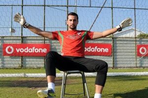 Karşıyaka para arıyor