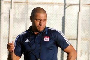 Carlos'tan oyuncularına uyarı!