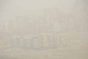 Hava ulaşımına toz bulutu engeli