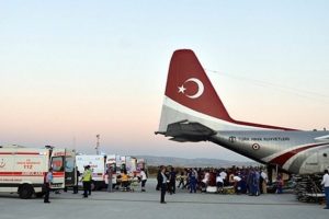 Yaralı Filistinliler u&ccedil;akla T&uuml;rkiye'ye getiriliyor