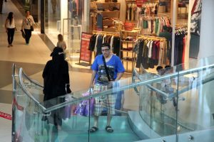 Turizmcinin g&ouml;zdesi Araplar