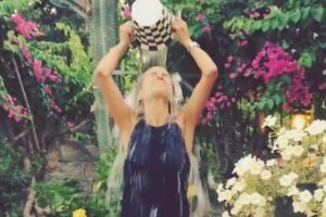 Burcu Esmersoy'dan ALS kampanyasına buzlu destek..