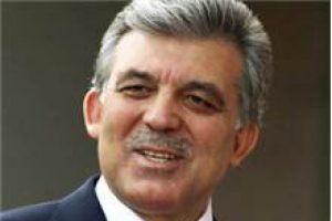 G&uuml;l'&uuml;n s&ouml;zlerine h&uuml;k&uuml;metten ilk yorum!