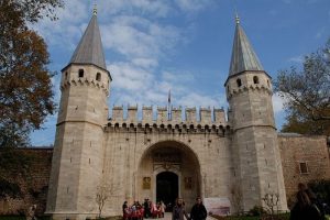 Topkapı Sarayı'na ait 118 resimli belge g&uuml;n y&uuml;z&uuml;ne &ccedil;ıktı