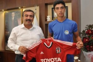 Beşiktaş'a gen&ccedil; eldiven!