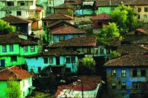 İpek b&ouml;cek&ccedil;iliği at&ouml;lyesi ve restoran hizmete a&ccedil;ıldı