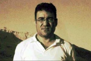 Otob&uuml;s durağında dehşet! Satırla...
