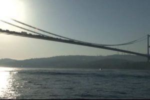 Boğaz K&ouml;pr&uuml;s&uuml;nde intihar
