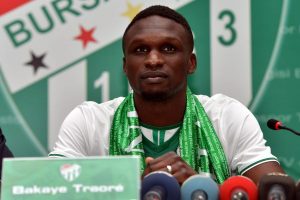 Serdar Aziz ve Traore imza dağıtacak