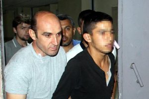 Kavgayı ayırırken &ouml;ld&uuml;r&uuml;ld&uuml;