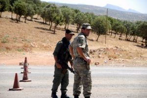 Heykel gerginliği s&uuml;r&uuml;yor