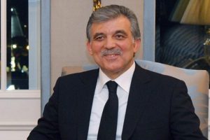 G&uuml;l'den Davutoğlu'na tebrik