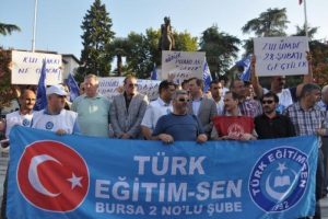 Bursa'da okul m&uuml;d&uuml;rlerinin g&ouml;revine son verilmesine protesto