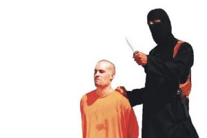 'İnfazcı John T&uuml;rkiye'ye 11 rehineyi teslim etti'