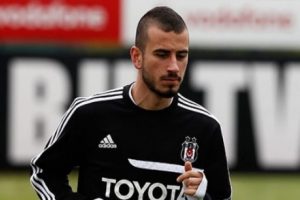 Oğuzhan, Alexis'i solladı!