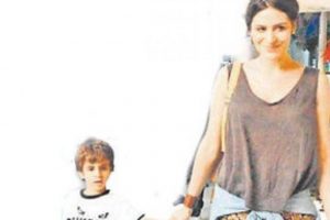 Anne Oğluyl alışverişte...
