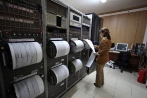 Esrarengiz koku deprem habercisi mi?