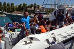 Tekne faciası: 1 &ouml;l&uuml;, 5 kayıp