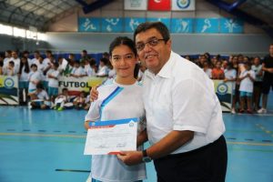 Nil&uuml;fer'de miniklerin sertifika heyecanı