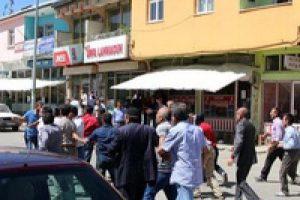 Esnaf PKK'lıları kovaladı