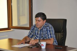 AK Parti'li başkanın ara&ccedil;ları yakıldı