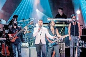 Tarkan jet-set'e g&ouml;bek attırdı