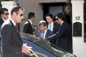 Davutoğlu AK Parti Genel Merkezi'nde