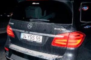 &Ouml;zel plakalı ara&ccedil; kullanıyor...