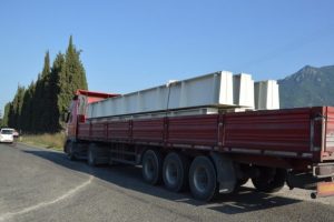 Bursa'da feci kaza! Otomobilin altında 20 metre s&uuml;r&uuml;klendi!