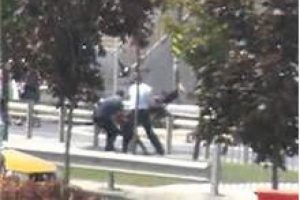 Tutuklandı polisin elinden ka&ccedil;tı!