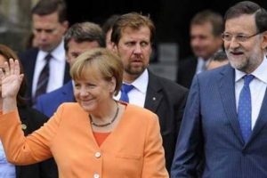 Merkel'den İspanyol adaya destek